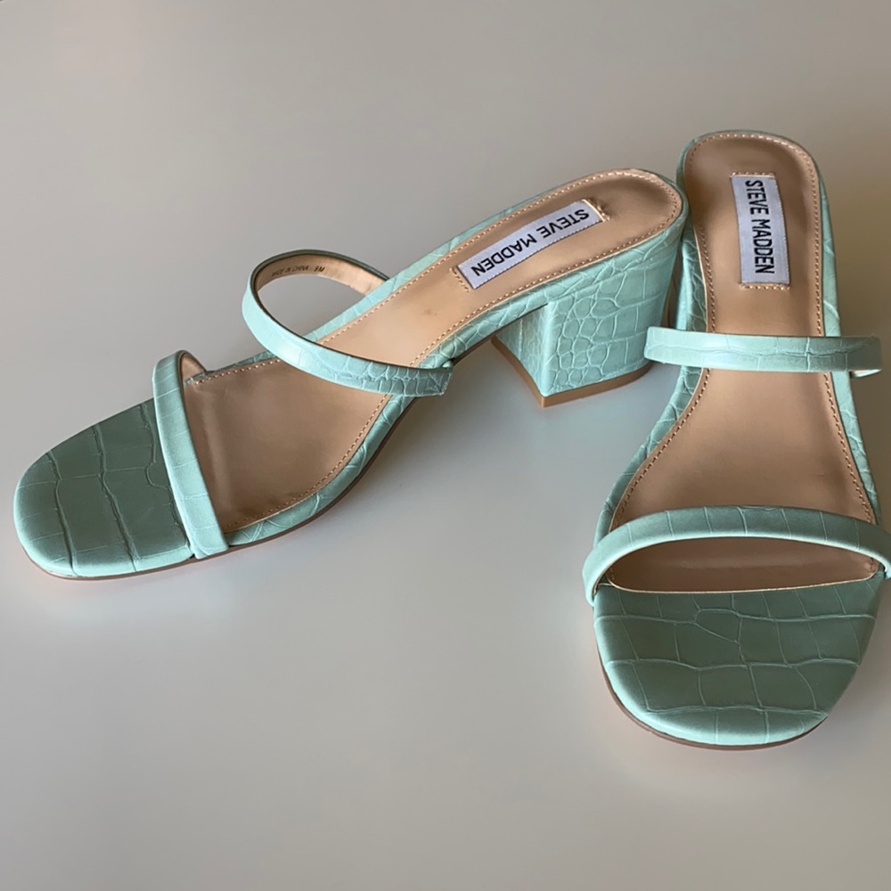 NEW Steve Madden sandals